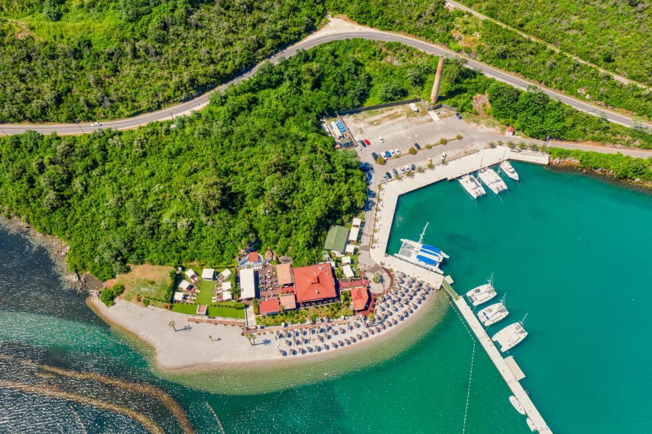Aquata Apartments Tivat Extérieur photo